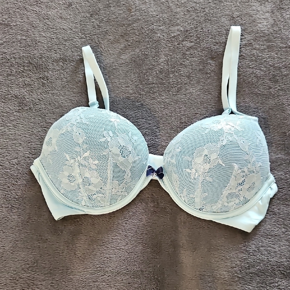 Victoria's Secret Elegant Lace Underwire Bra - Light Blue.